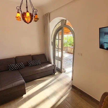 St Lucia Castle * Banjol