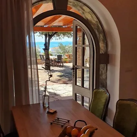 St Lucia Castle * Banjol