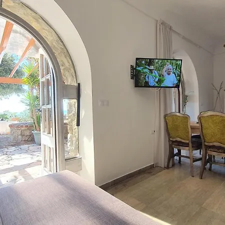 St Lucia Castle * Banjol