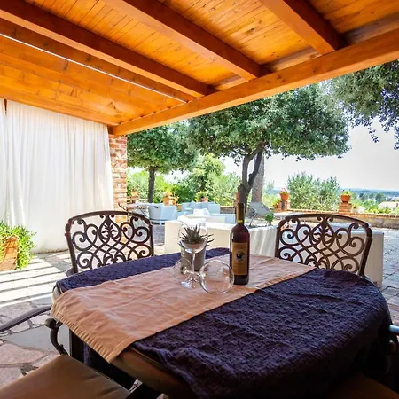 St Lucia Castle Apartment Banjol