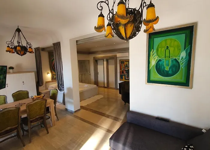 St Lucia Castle Банёл