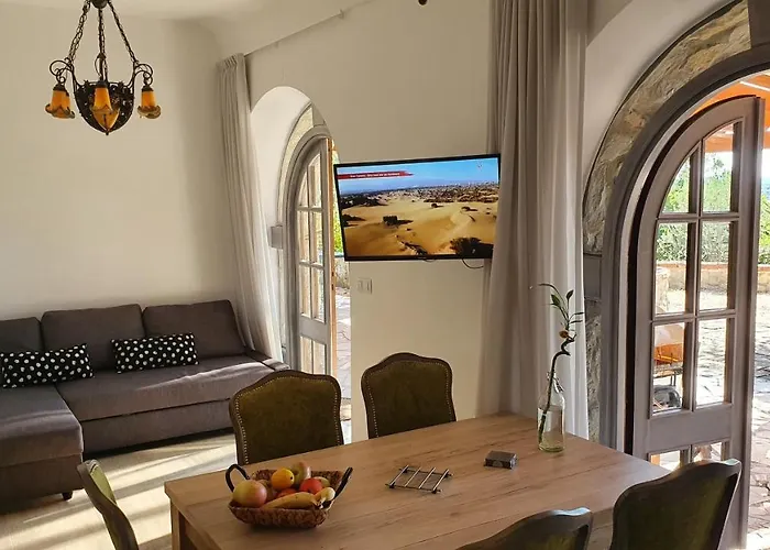 St Lucia Castle * Банёл