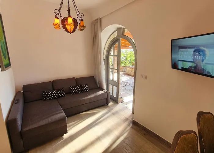 St Lucia Castle * Banjol