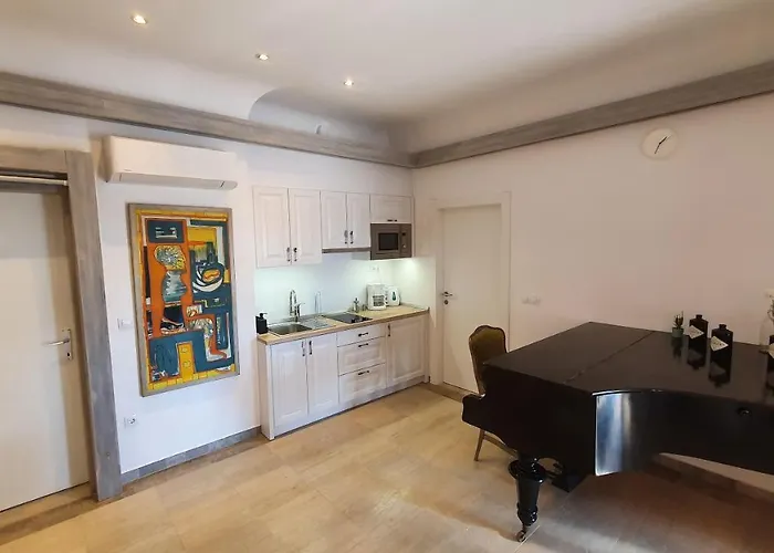 St Lucia Castle Апартаменты Банёл