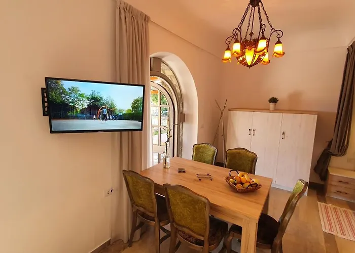 St Lucia Castle * Banjol