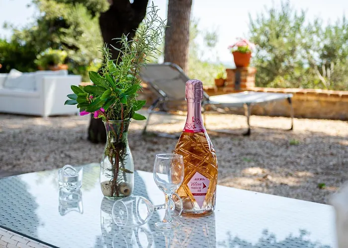 St Lucia Castle Банёл