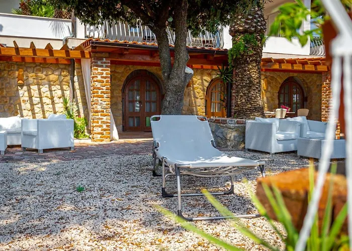 St Lucia Castle Банёл