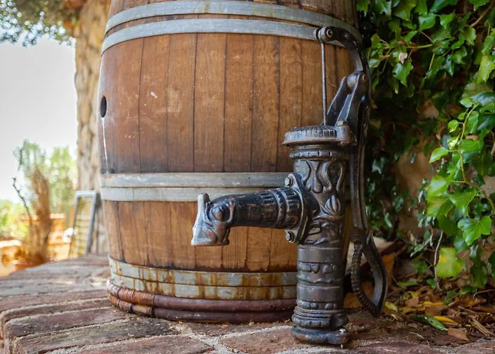 Апартаменты St Lucia Castle Банёл